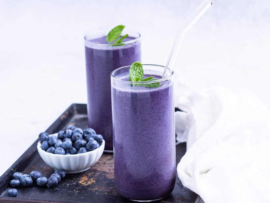 Ripped Blueberry Smoothie e1648931943111